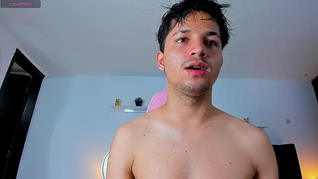 Snapshot of Issac_james_ chatting on September 17, 2025, 3:41 am Issac james online show from September 17, 2025, 3:41 am