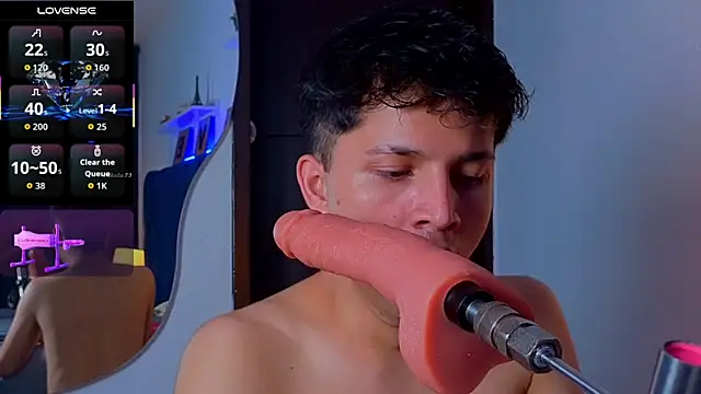 Issac james  online show from November 7, 2025, 5:23 am