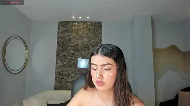 PaulinaSantos  online show from May 26, 2026, 7:56 pm