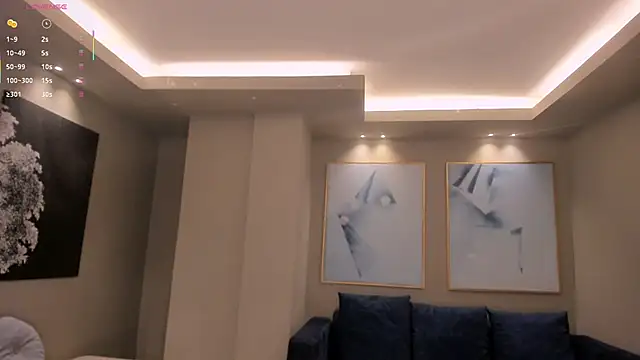 PaulinaSantos  online show from February 3, 2026, 8:14 pm