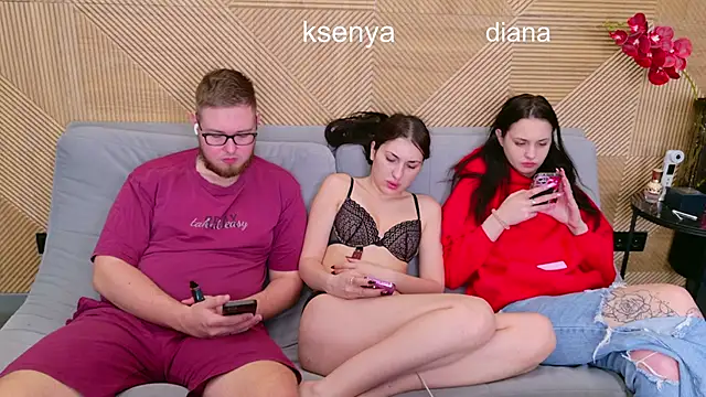 Snapshot of Ksenny chatting on April 6, 2026, 5:52 am Ksenny online show from April 6, 2026, 5:52 am