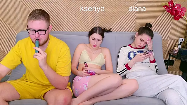 Snapshot of Ksenny chatting on March 30, 2026, 4:58 am Ksenny online show from March 30, 2026, 4:58 am