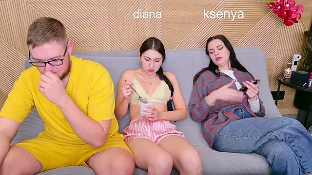 Snapshot of Ksenny chatting on March 25, 2026, 4:56 am Ksenny online show from March 25, 2026, 4:56 am