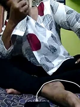 Tamilpriya46 online show from October 27, 2025, 5:25 pm