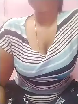 Snapshot of Tamilpriya46 chatting on March 11, 2025, 5:35 pm Tamilpriya46 online show from March 11, 2025, 5:35 pm
