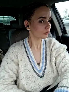 SophieCharm online show from November 26, 2025, 12:16 pm