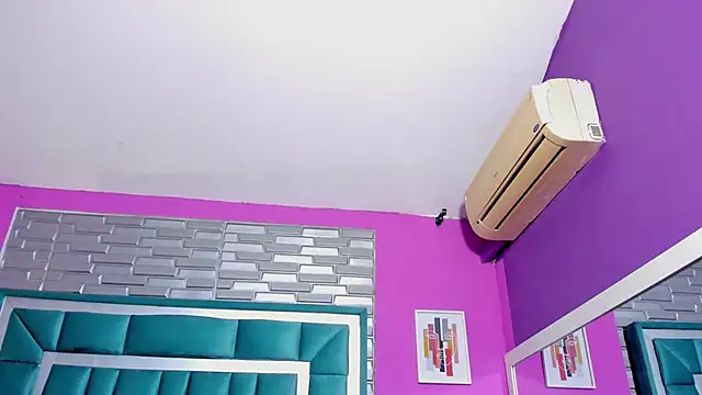 LORENSCOLLINS online show from February 21, 2026, 1:46 pm