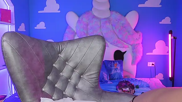 miss keisi online show from February 25, 2026, 6:08 pm