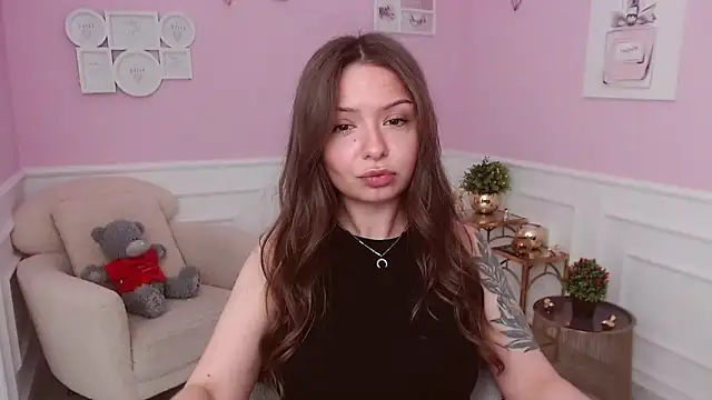 LucySkilar online show from May 29, 2026, 4:07 am