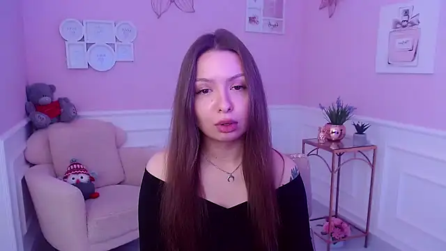 Snapshot of LucySkilar chatting on January 24, 2025, 5:53 am LucySkilar online show from January 24, 2025, 5:53 am