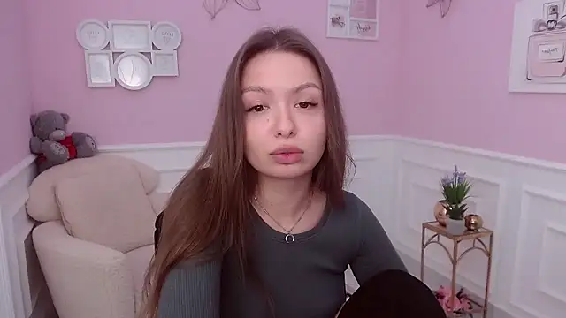 Snapshot of LucySkilar chatting on December 5, 2024, 9:22 am LucySkilar online show from December 5, 2024, 9:22 am