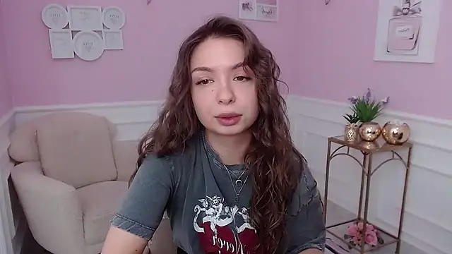 Snapshot of LucySkilar chatting on October 2, 2025, 4:27 am LucySkilar online show from October 2, 2025, 4:27 am