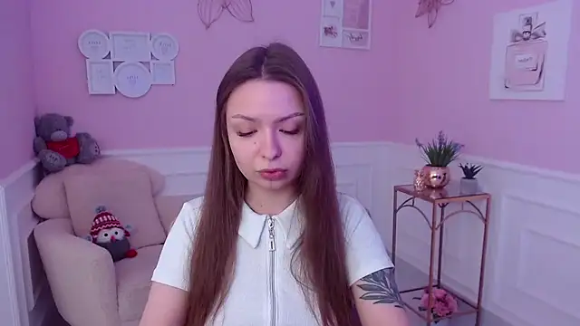 Snapshot of LucySkilar chatting on January 28, 2025, 5:22 am LucySkilar online show from January 28, 2025, 5:22 am