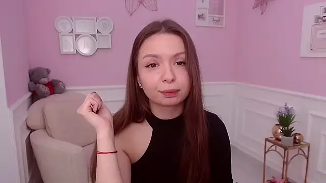 Snapshot of LucySkilar chatting on December 2, 2024, 5:21 am LucySkilar online show from December 2, 2024, 5:21 am