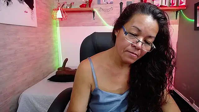 Snapshot of MaturePure chatting on November 4, 2025, 10:46 pm MaturePure online show from November 4, 2025, 10:46 pm