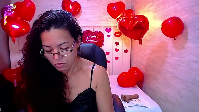 Snapshot of MaturePure chatting on February 16, 2025, 9:16 pm MaturePure online show from February 16, 2025, 9:16 pm