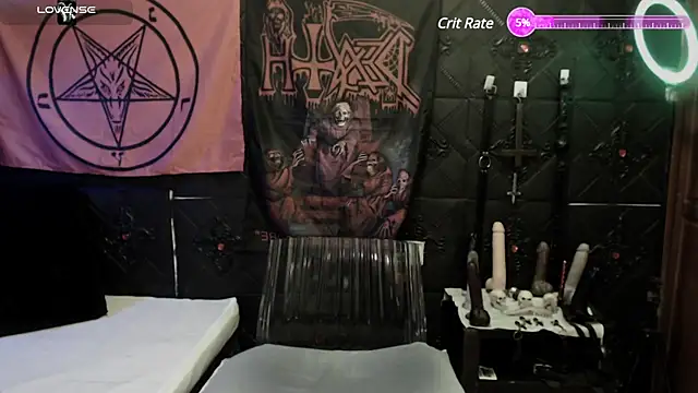 Snapshot of Evil_Queen_666 chatting on March 18, 2025, 5:02 am Evil Queen 666 online show from March 18, 2025, 5:02 am