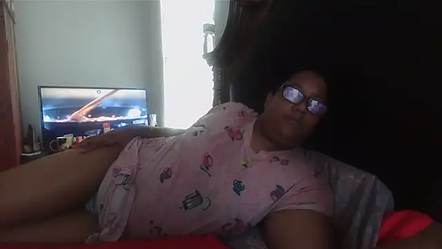 Snapshot of ebonyred chatting on April 11, 2026, 1:04 pm ebonyred online show from April 11, 2026, 1:04 pm