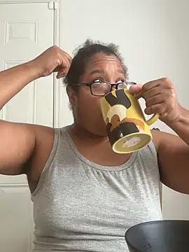 ebonyred online show from May 19, 2026, 2:02 pm
