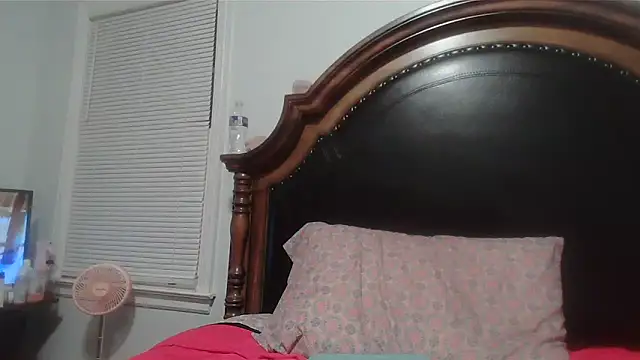 Snapshot of ebonyred chatting on April 3, 2026, 1:45 am ebonyred online show from April 3, 2026, 1:45 am