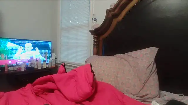 Snapshot of ebonyred chatting on April 5, 2026, 10:49 pm ebonyred online show from April 5, 2026, 10:49 pm