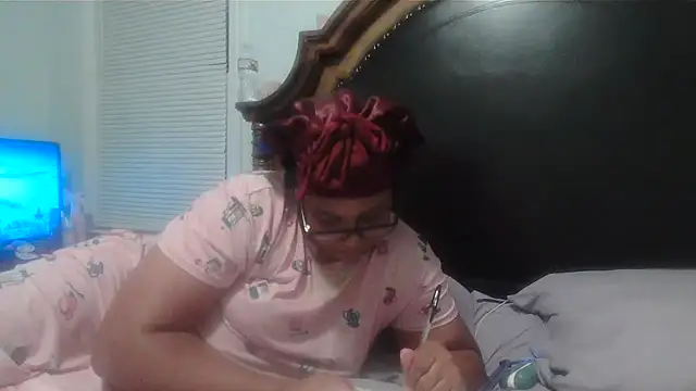 Snapshot of ebonyred chatting on October 16, 2025, 2:31 am ebonyred online show from October 16, 2025, 2:31 am