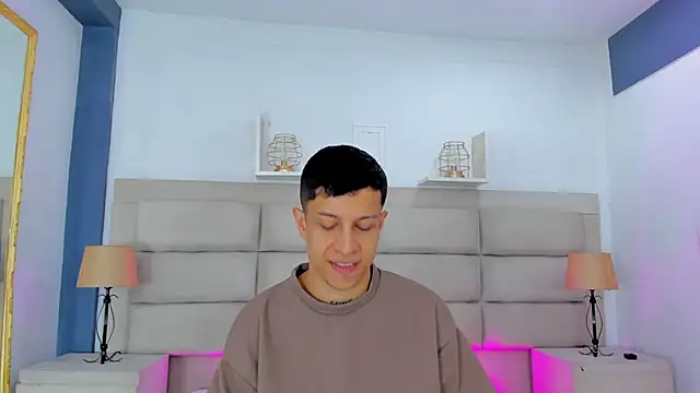 AgarEvans online show from December 5, 2025, 4:44 am