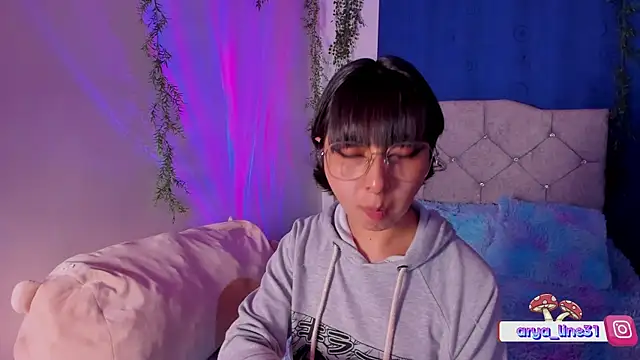 arysUwU online show from March 22, 2025, 1:22 am