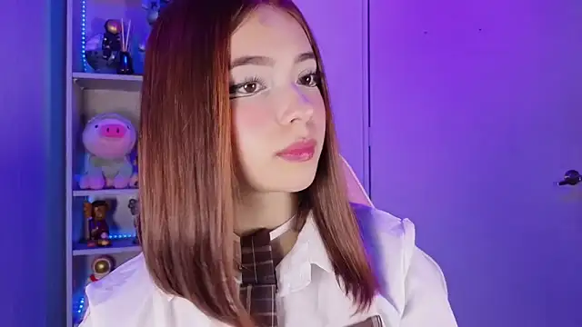 EmilyMiller  online show from November 6, 2025, 4:11 pm