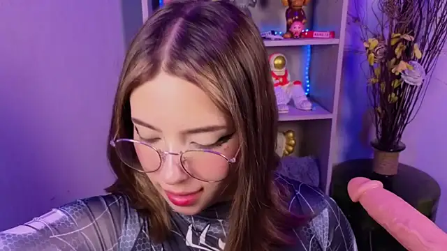 EmilyMiller  online show from March 10, 2026, 4:22 pm