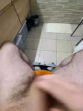 Snapshot of doudoucharlyc4 chatting on January 8, 2025, 10:16 pm doudoucharlyc4 online show from January 8, 2025, 10:16 pm