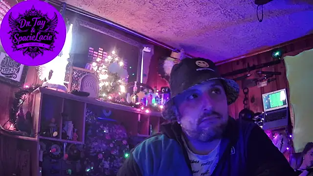 Snapshot of tayshie chatting on December 27, 2024, 7:35 pm tayshie online show from December 27, 2024, 7:35 pm