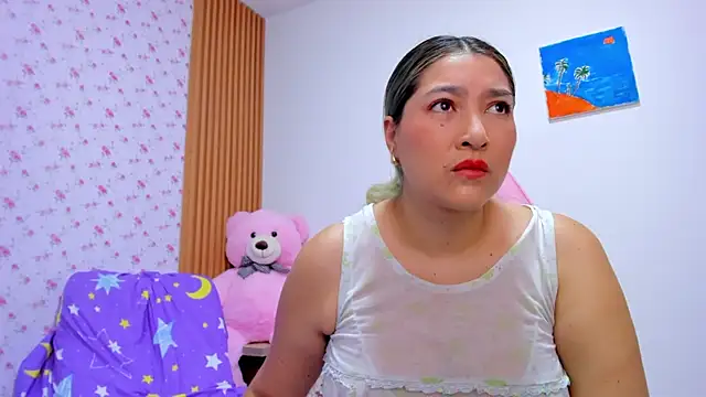 Soyqueen online show from May 24, 2026, 12:05 pm