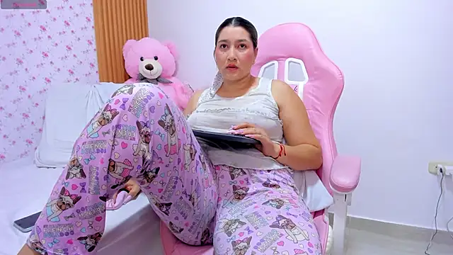 Soyqueen online show from May 30, 2026, 3:35 am