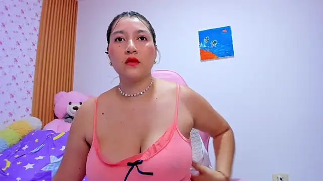 Soyqueen online show from May 18, 2026, 4:07 am