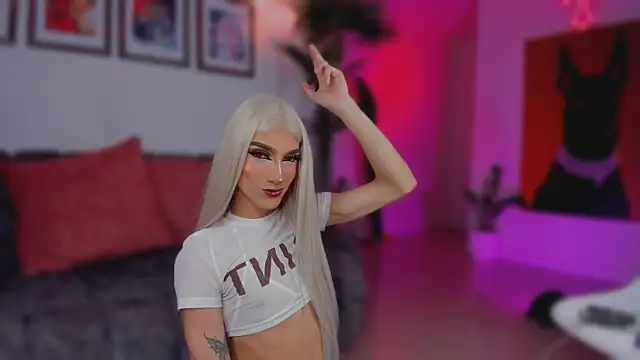 Snapshot of Taylor__foxxx chatting on November 14, 2025, 4:27 am Taylor foxxx online show from November 14, 2025, 4:27 am