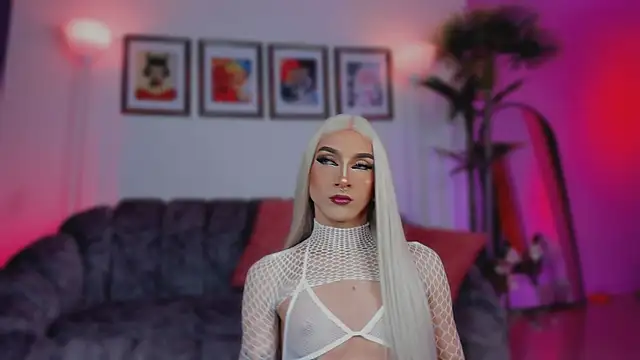 Snapshot of Taylor__foxxx chatting on October 16, 2025, 4:32 am Taylor foxxx online show from October 16, 2025, 4:32 am