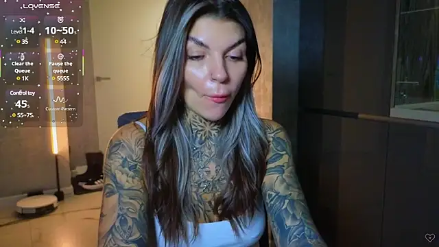 tattooedBabyy online show from March 21, 2025, 11:22 am