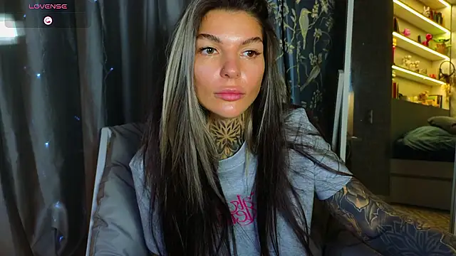 tattooedBabyy online show from January 11, 2026, 11:17 am