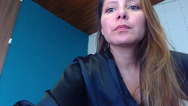 Snapshot of camila_delarosa chatting on February 6, 2025, 7:18 pm camila delarosa online show from February 6, 2025, 7:18 pm