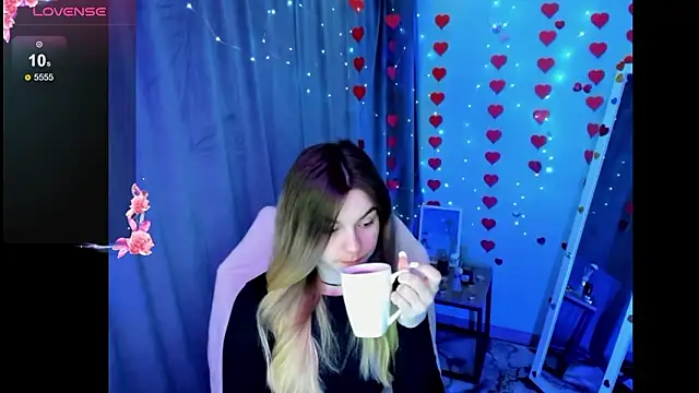 Snapshot of Sweet_me_ chatting on March 8, 2026, 6:49 am Sweet me online show from March 8, 2026, 6:49 am