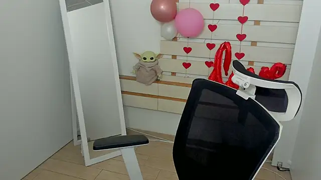 Lexy flower online show from March 21, 2025, 1:23 pm