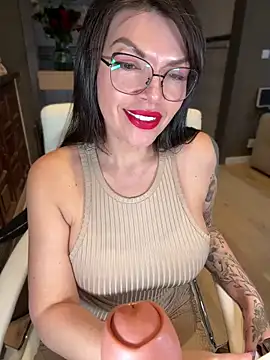 Snapshot of CarlaConnor80 chatting on February 3, 2025, 5:03 pm CarlaConnor80 online show from February 3, 2025, 5:03 pm