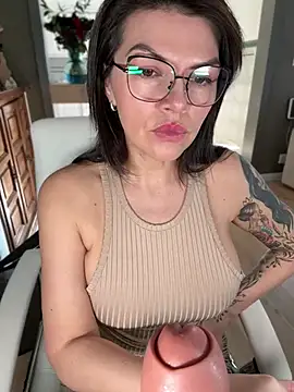 Snapshot of CarlaConnor80 chatting on February 3, 2025, 1:30 pm CarlaConnor80 online show from February 3, 2025, 1:30 pm