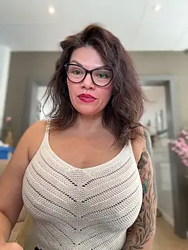 CarlaConnor80 online show from November 25, 2025, 10:26 am