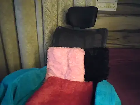 Snapshot of Trezza chatting on November 29, 2025, 9:04 pm Trezza online show from November 29, 2025, 9:04 pm