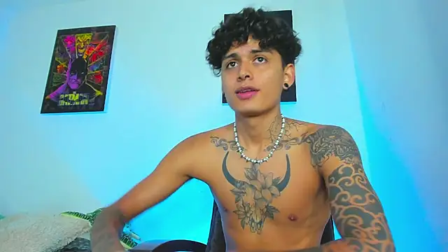 Snapshot of Maxi_Gray chatting on February 22, 2025, 9:45 am Maxi Gray online show from February 22, 2025, 9:45 am