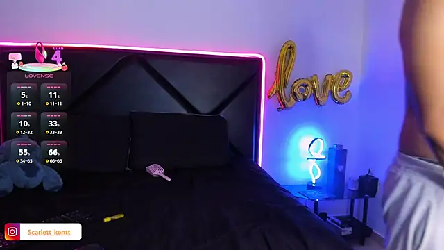 Snapshot of ScarlettAndClark chatting on February 27, 2026, 4:23 am ScarlettAndClark online show from February 27, 2026, 4:23 am