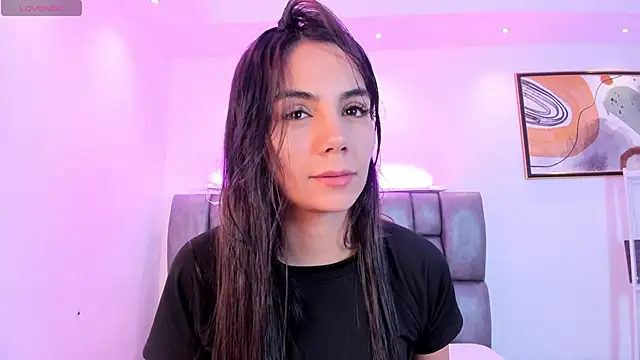 martina mancini online show from November 19, 2025, 12:05 pm