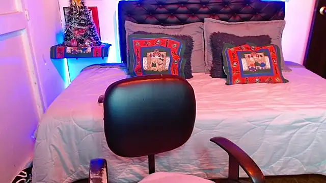 Dominik girl online show from November 13, 2025, 10:02 pm